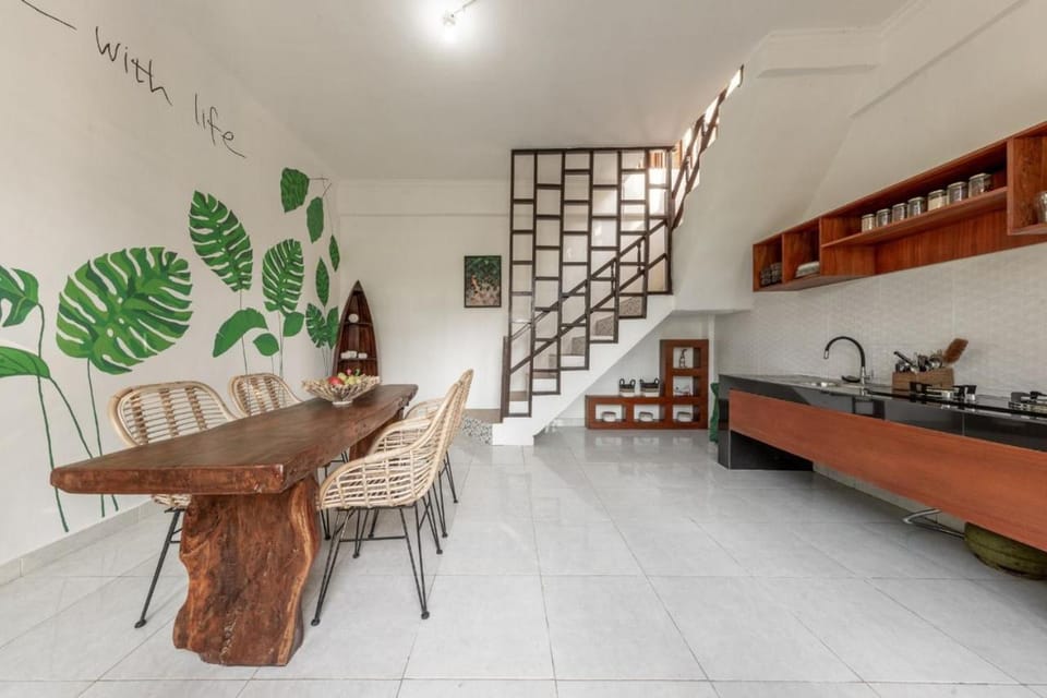 Kitchen or kitchenette, Living room