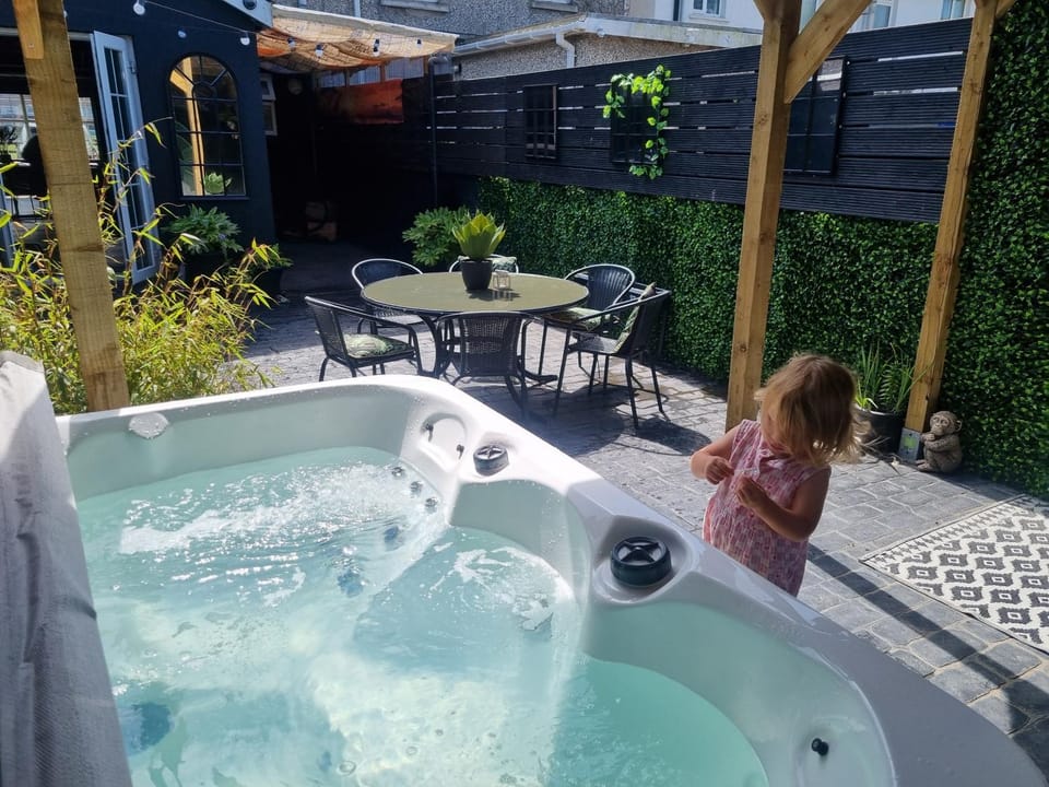 Jungle Beach House Portrush Hot Tub on request House in Portrush