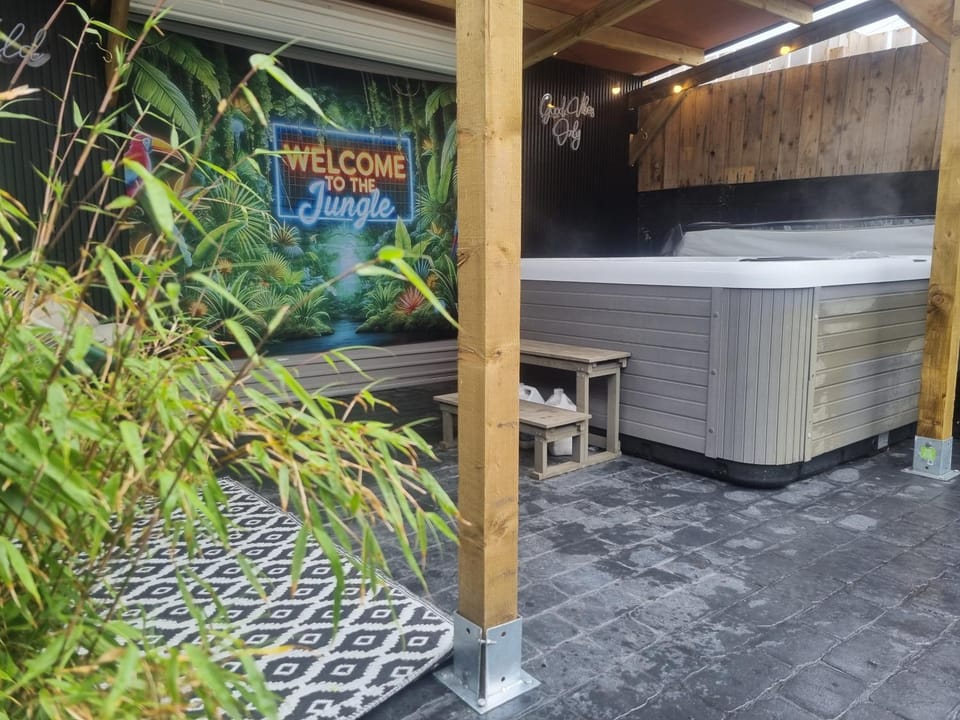 Jungle Beach House Portrush Hot Tub on request House in Portrush