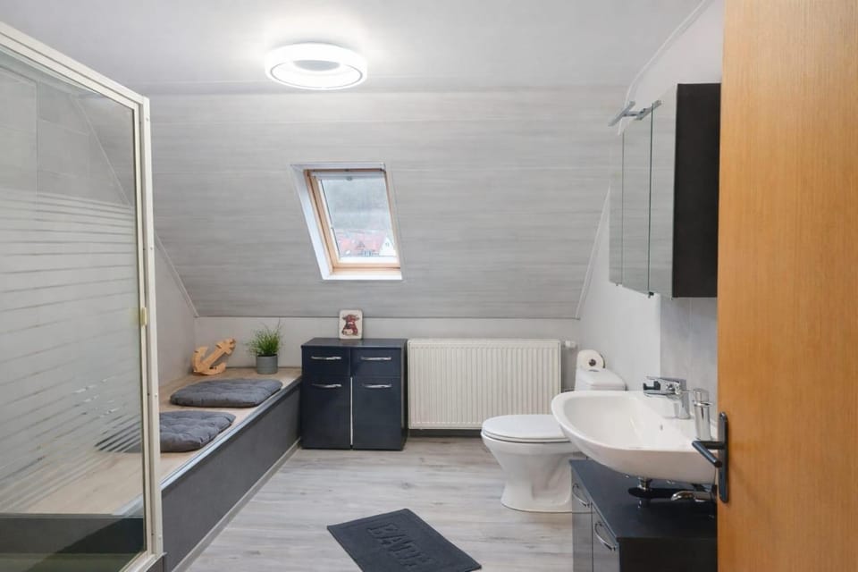 Toilet, Bathroom