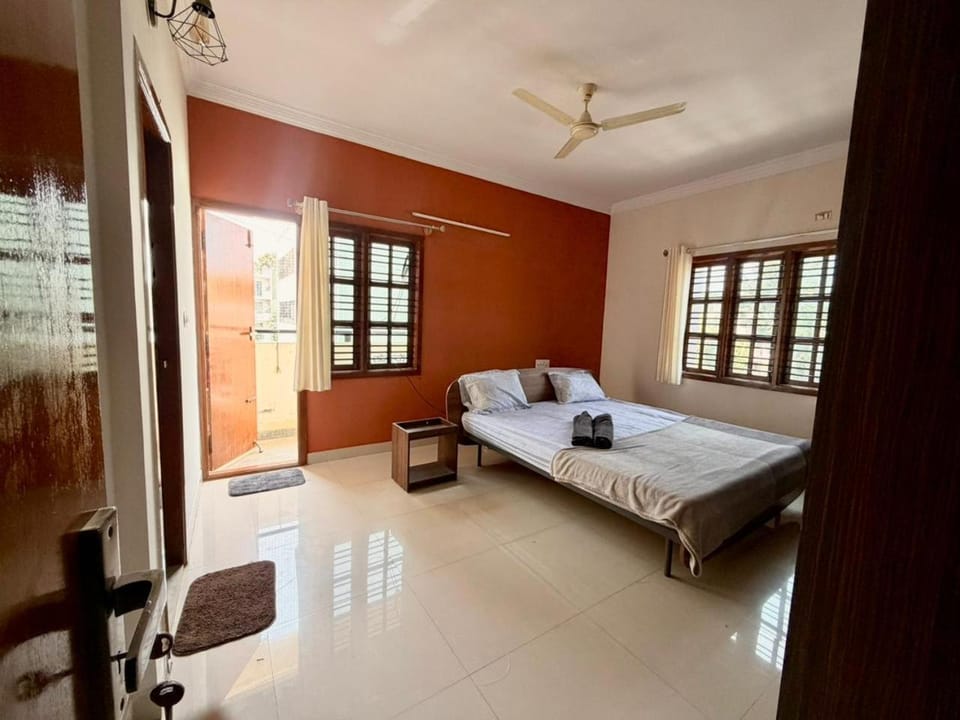 Terracotta Nook - 2 Bedroom flat - Hebbal Apartment in Bengaluru