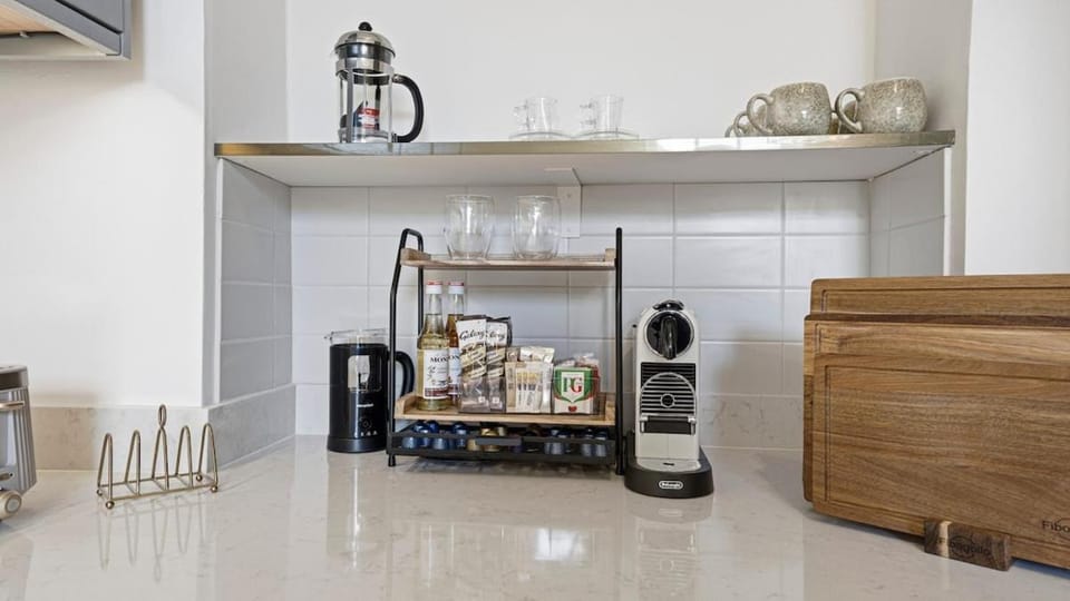 The Residence - Grand 3 Bed apartment, Garden, Parking Apartment in Tetbury