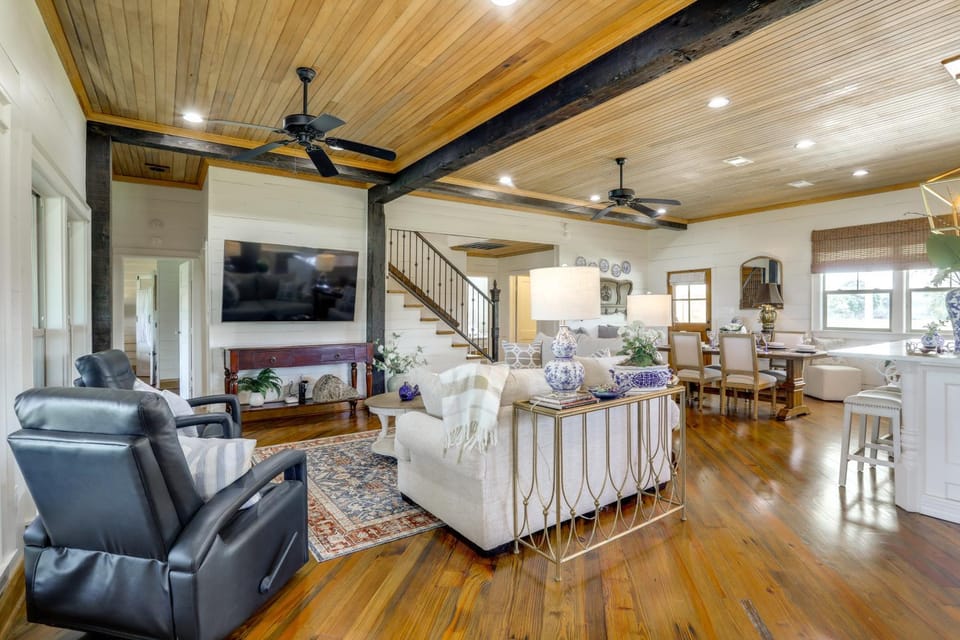 1 Mi to the River! Relaxing Lake-View Oasis House in False River