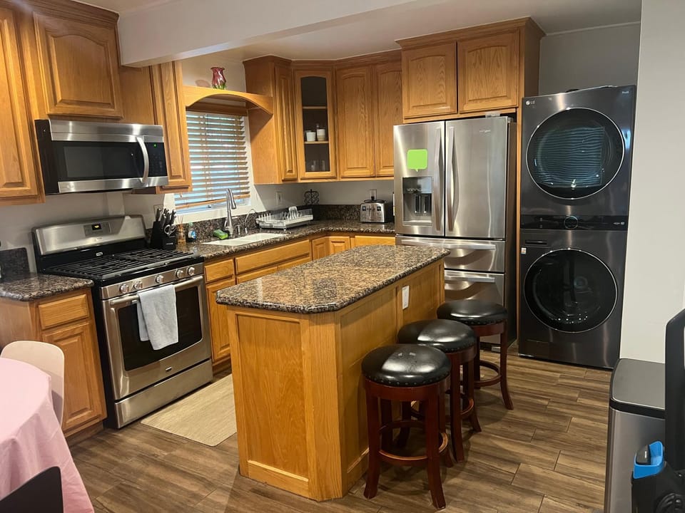 Comfortable 2bd1b house Apartment in Culver City
