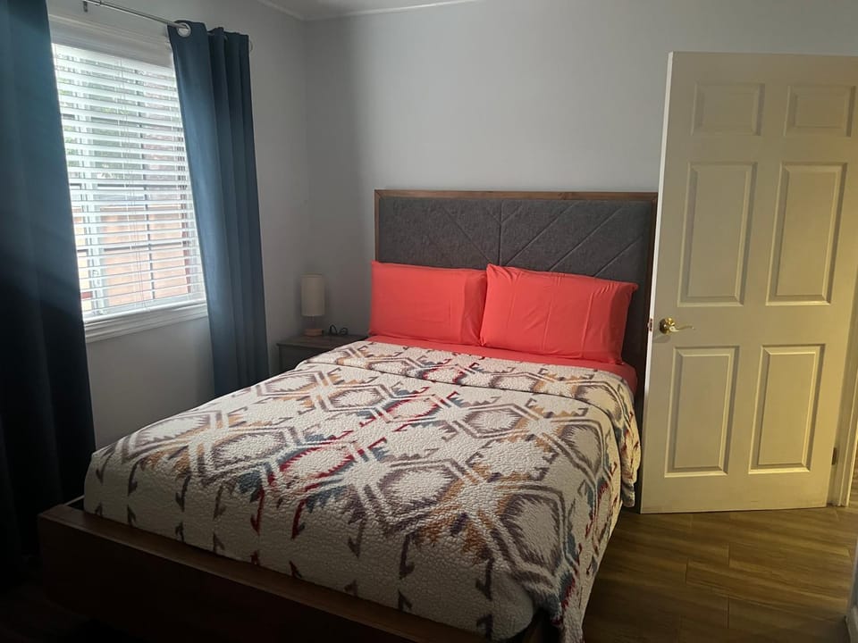 Comfortable 2bd1b house Apartment in Culver City