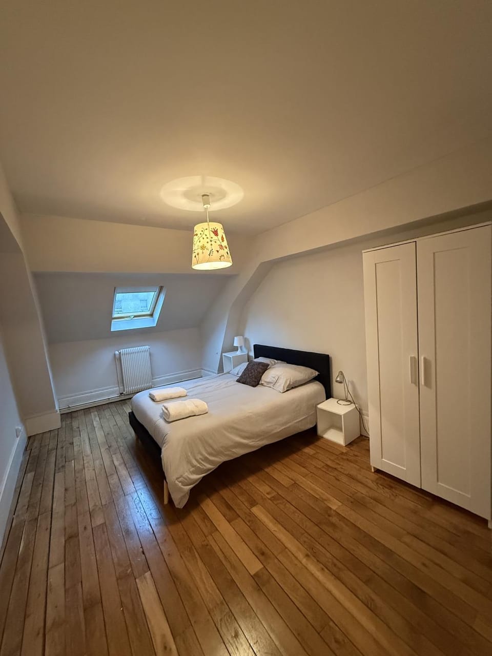 Bed, Photo of the whole room, Bedroom, wardrobe