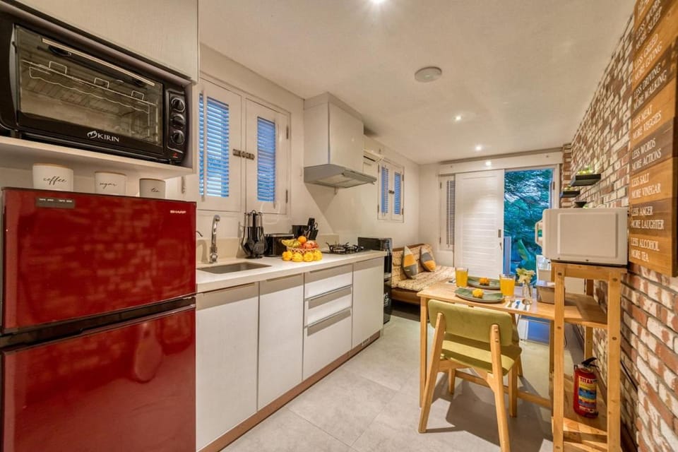 Petite&Tranquil Sanur 1bd Studio - 6 mins to Beach Apartment in Denpasar