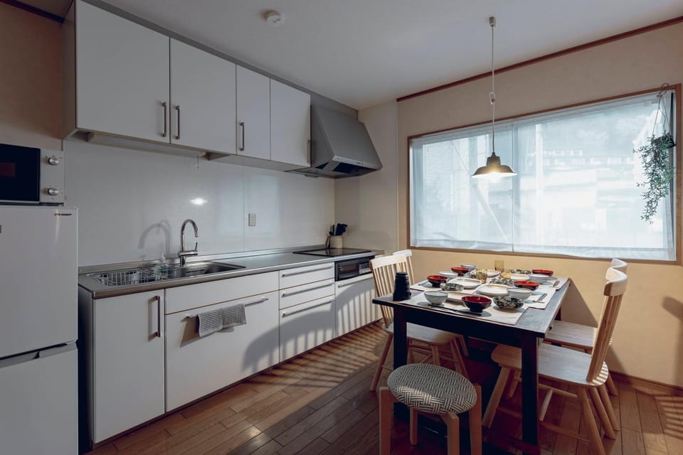 Kitchen or kitchenette, Dining area, stove