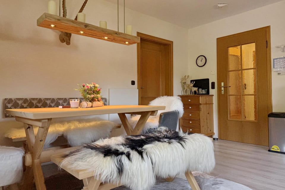 Dining area, kitchen