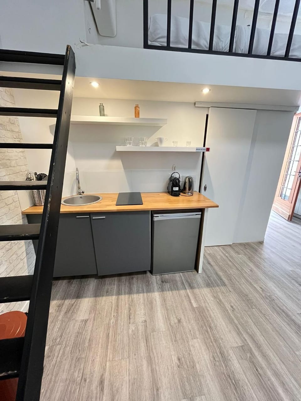 Studio spacieux avec mezzanine - Canal St Martin Apartment in Paris