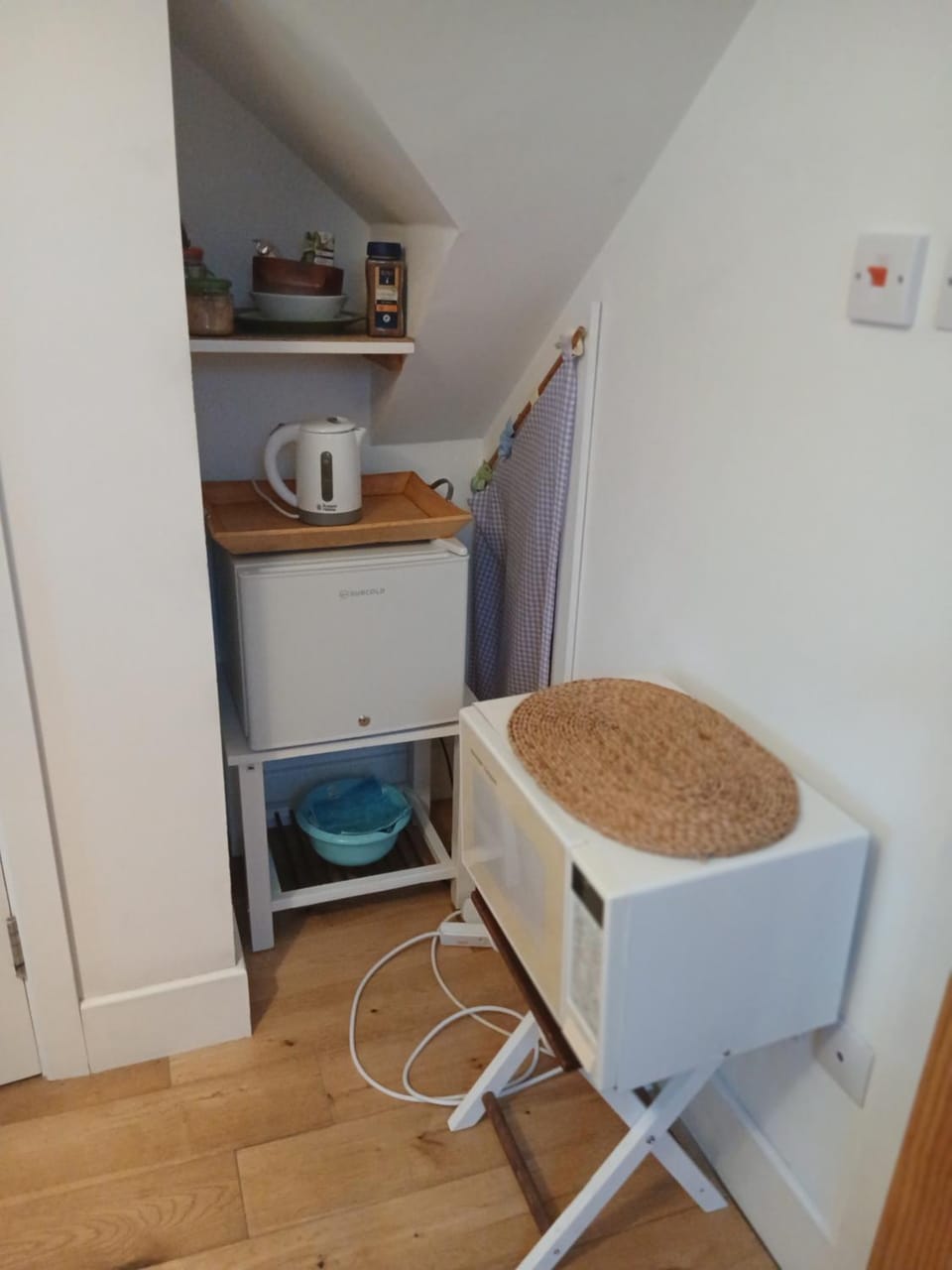 Spacious, pretty double room with ensuite near sea Bed and Breakfast in Bournemouth
