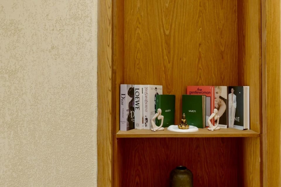 Library, Decorative detail