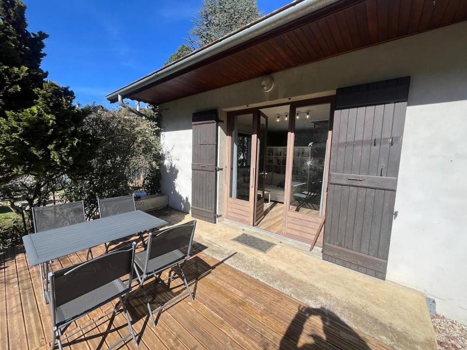 Maison cosy avec extérieur et parking Apartment in Auvergne-Rhône-Alpes