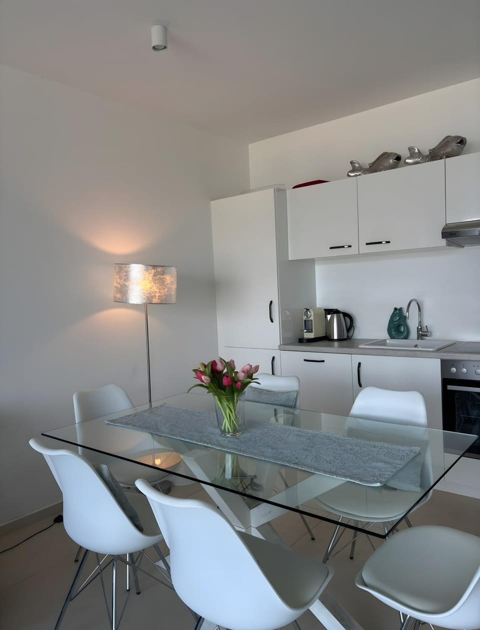 Property building, Kitchen or kitchenette, Living room