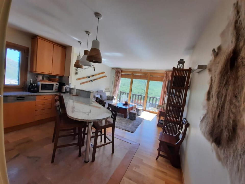 Kitchen or kitchenette, Living room, Dining area