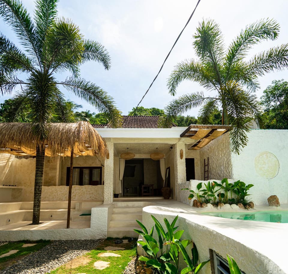 Lunara House Lombok Bed and Breakfast in Pujut