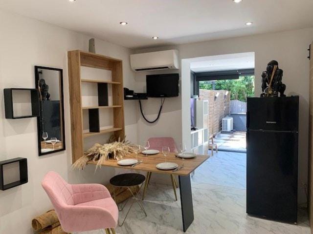 690 Residence BEIJAFLOR Pinede Appartment 4 pers Monkey Paradise à 2 pas du village naturiste Apartment in Agde