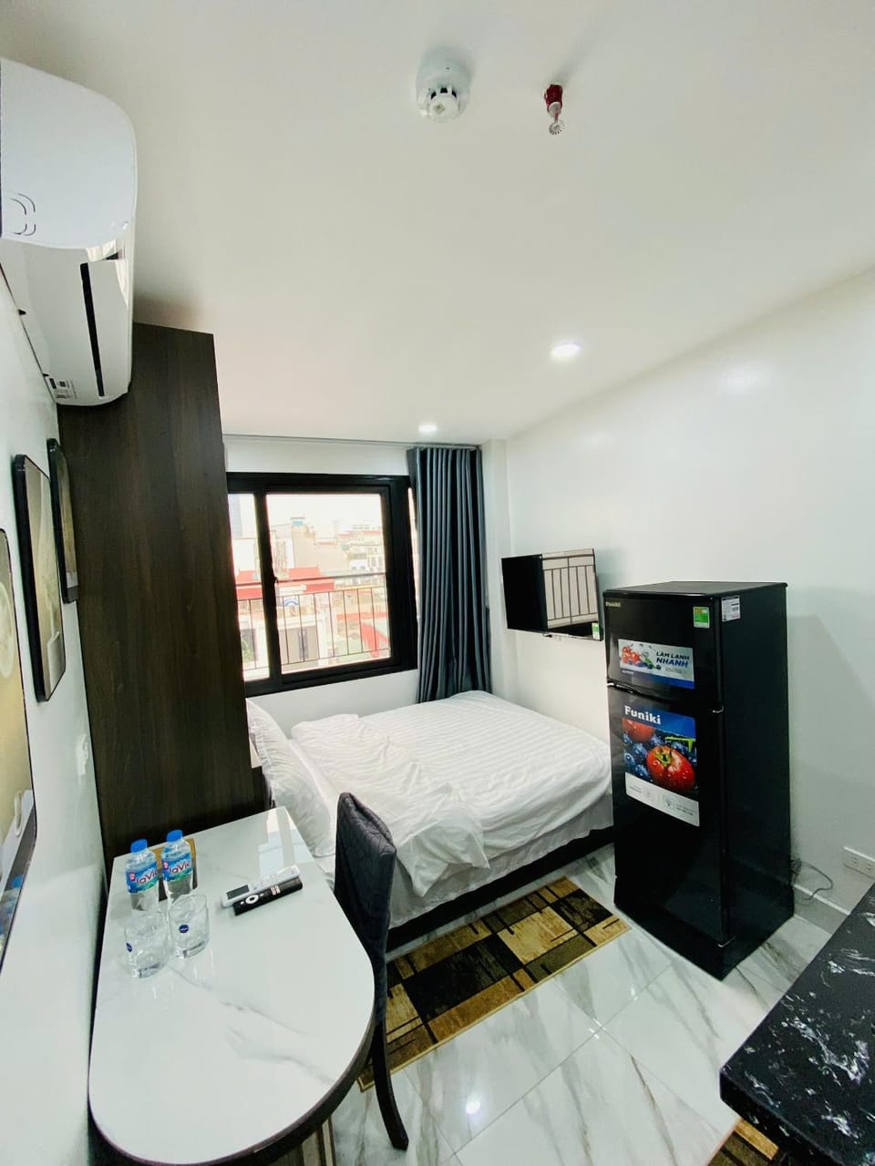 Bed, Living room, Bedroom