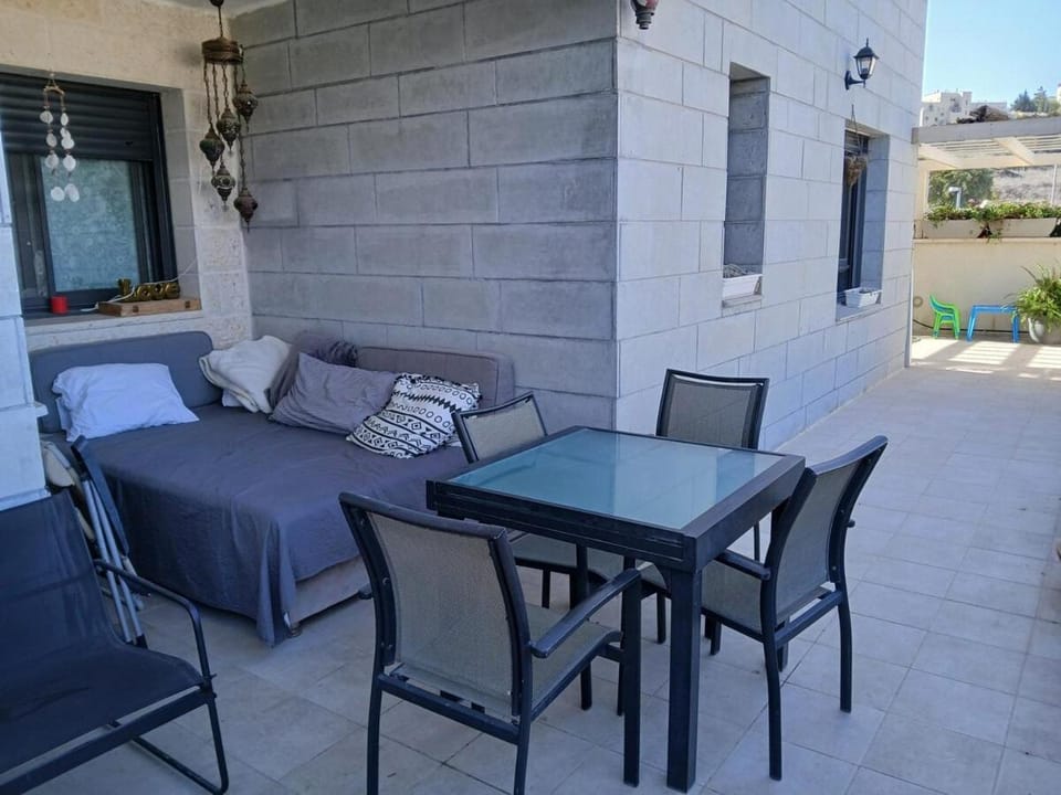Large, spacious and luxurious apartment in the HaMishkapayim neighborhood of Beit Shemesh Apartment in Jerusalem District