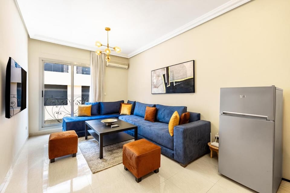 Communal lounge/ TV room, TV and multimedia, Kitchen or kitchenette, Living room, Seating area, Evening entertainment, oven