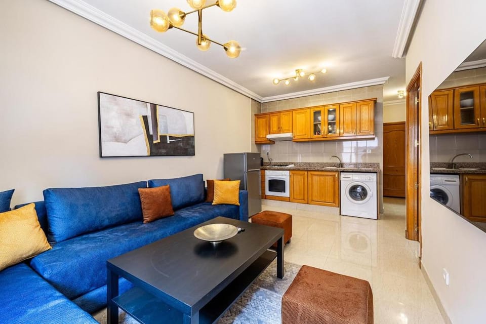 Kitchen or kitchenette, Living room, Seating area, Dining area, dishwasher, minibar, oven, pet friendly, stove, washing machine, dryer
