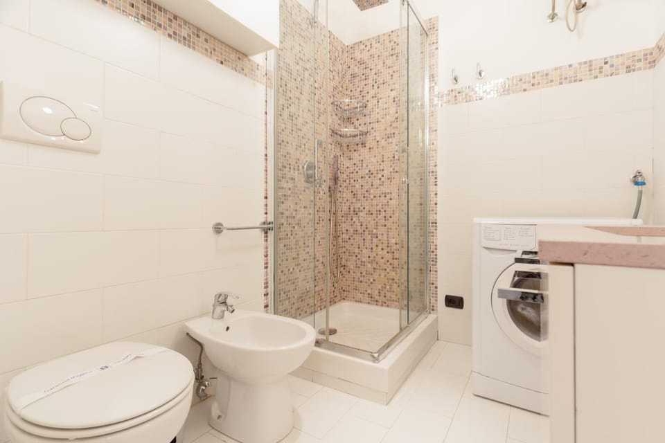 Toilet, Bathroom, Bath, bidet, towels