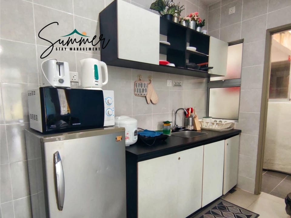 Coffee/tea facilities, Kitchen or kitchenette, dishwasher, minibar, oven, stove, toaster, kitchen