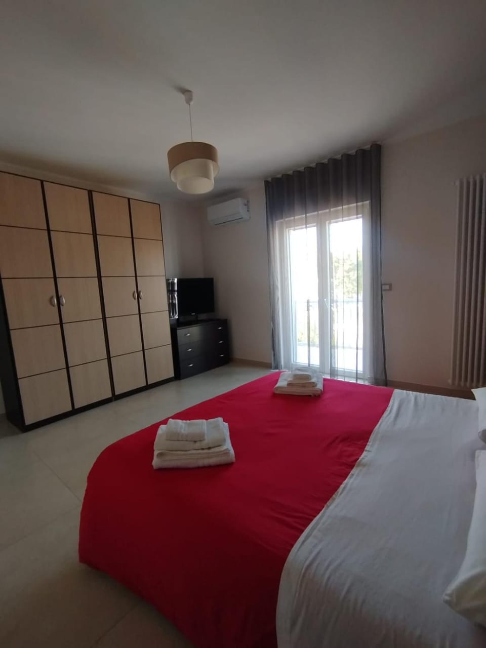 Bed, Photo of the whole room, Bedroom, wardrobe, air conditioner