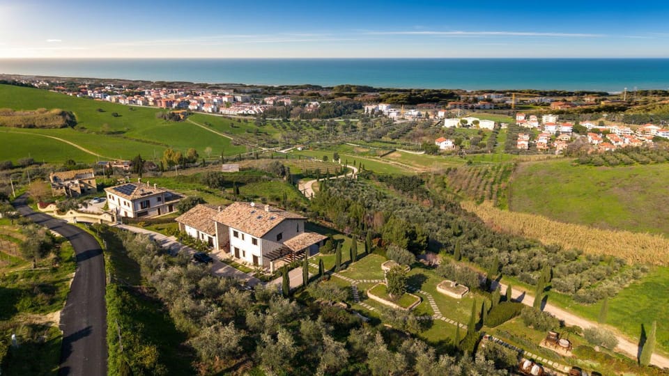 Homiday - Borgo Mediterraneus Farm Stay in Abruzzo