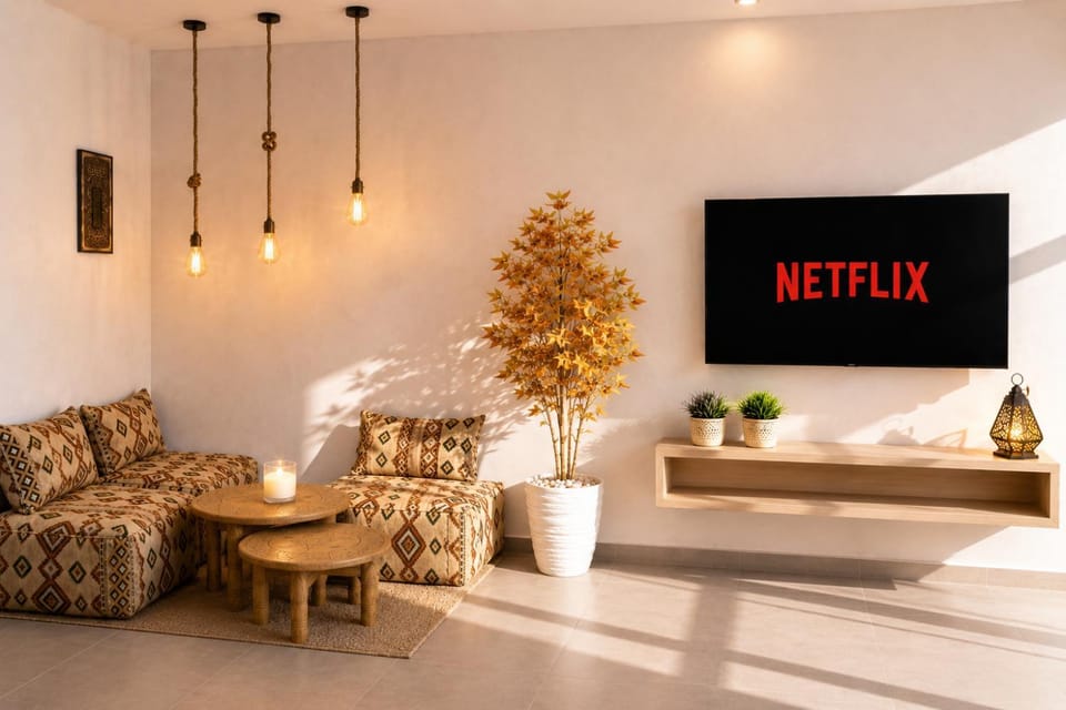 Day, TV and multimedia, Living room, Seating area