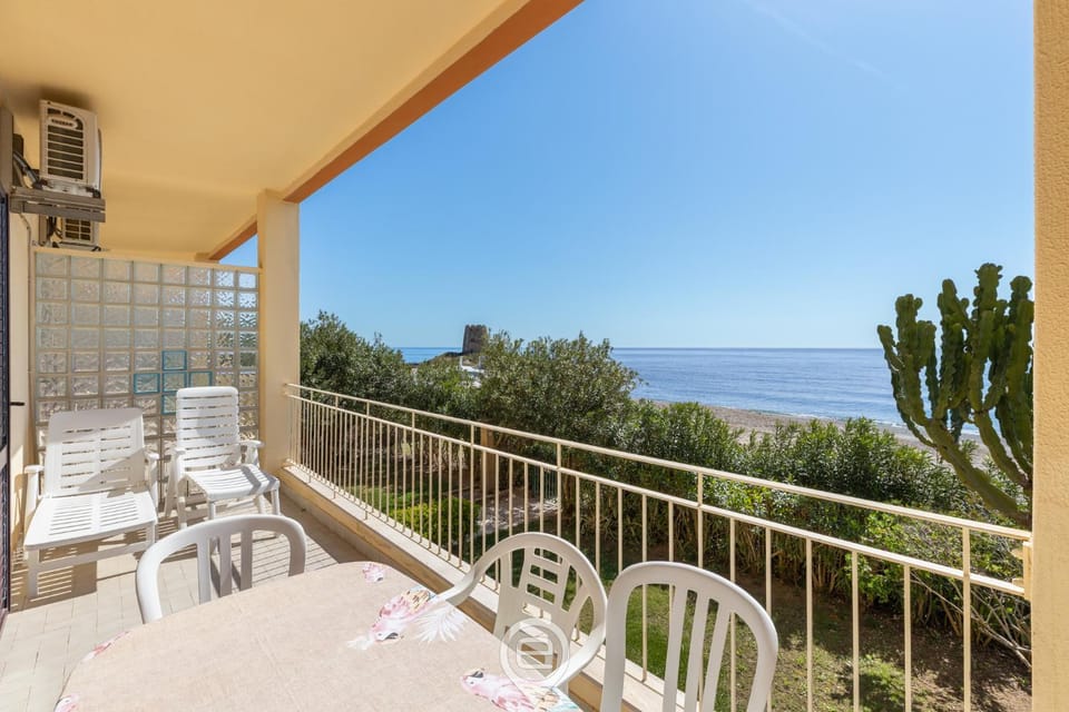 Estay - Is Feminas 25 - Holiday on the Beach Apartment in Sardinia