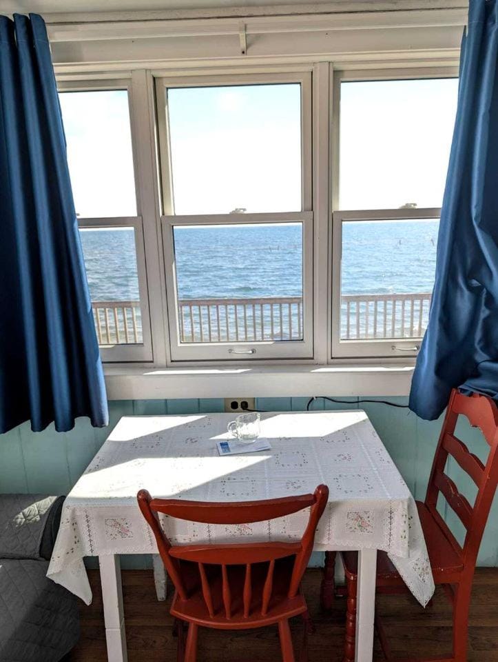 Recharge by the Ocean in Total Tranquility in North Truro, Massachusetts House in North Truro