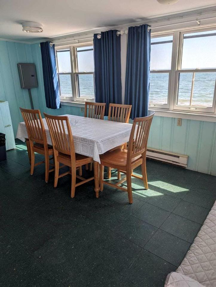 Classic Beach Cottage with Direct Ocean Access in North Truro, Massachusetts House in North Truro