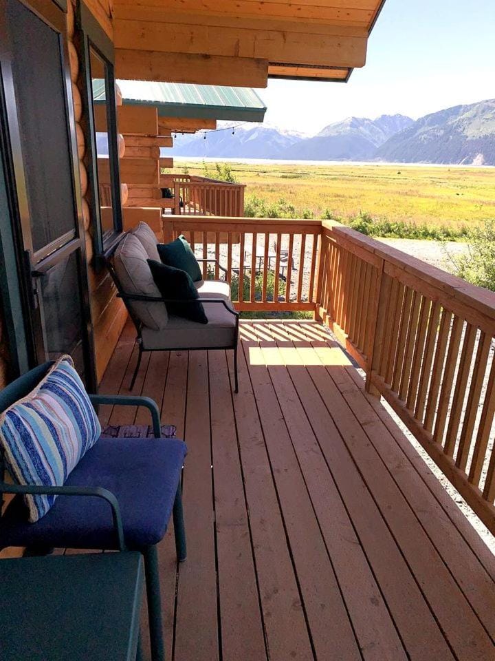 Scenic Creekside Escape with Deck, Fire Ring & Wildlife Views in Seward, Alaska House in Seward