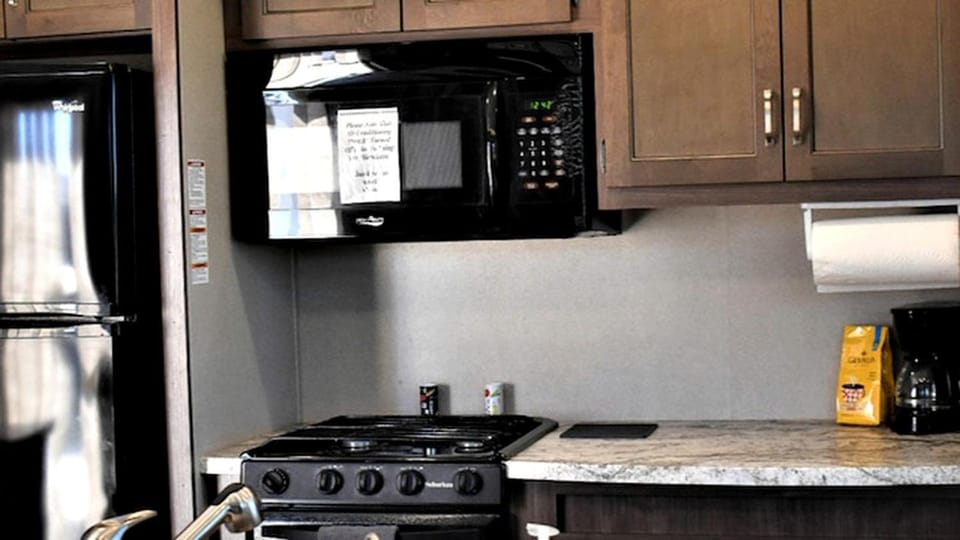 Charming RV Suite with Loft & Firepit Near Williams, Arizona House in Williams