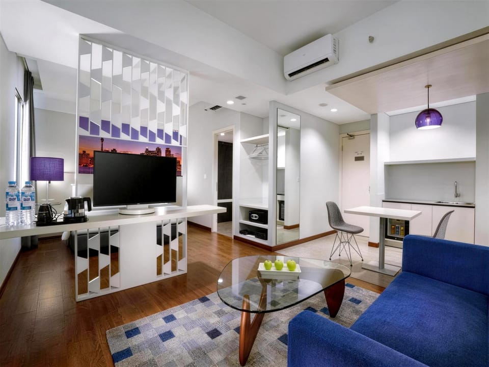 Communal lounge/ TV room