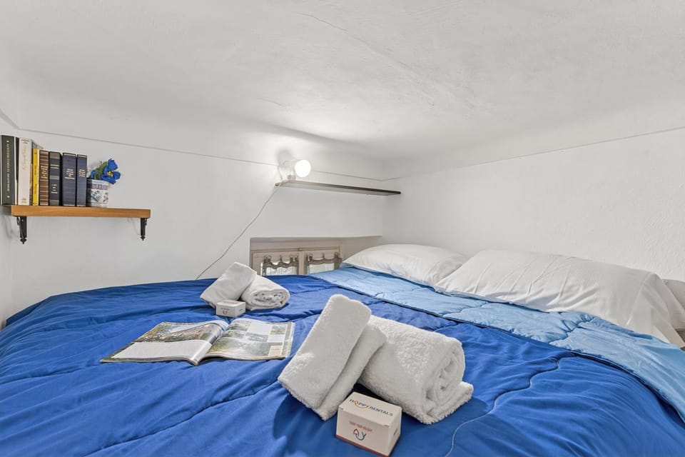 Festival Riviera House Sanremo Old Town Sleeps 4 - Happy Rentals Apartment in Sanremo