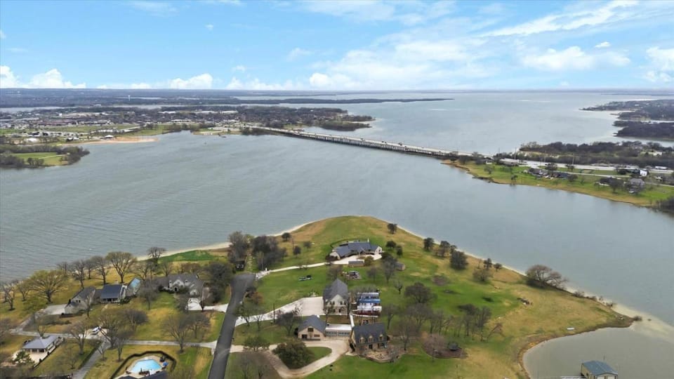 Lakeview Game Loft Retreat with Private Beach Access near Little Elm Beach, Little Elm, Texas House in Little Elm