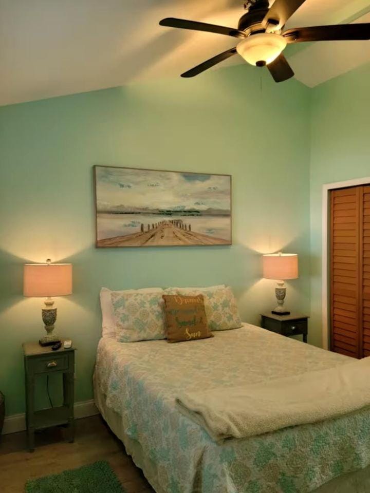 Beautiful Riverfront Bungalow for a Wonderful Family Getaway in Micco, Florida House in Micco