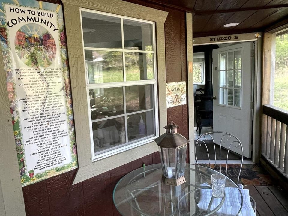 Serene Forest Cabin with Hammock, Loft & Reading Nook in La Grange, Georgia Cabin in LaGrange