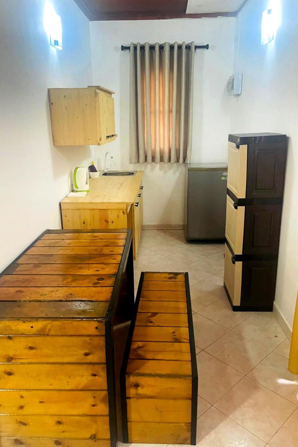 Kitchen or kitchenette, kitchen