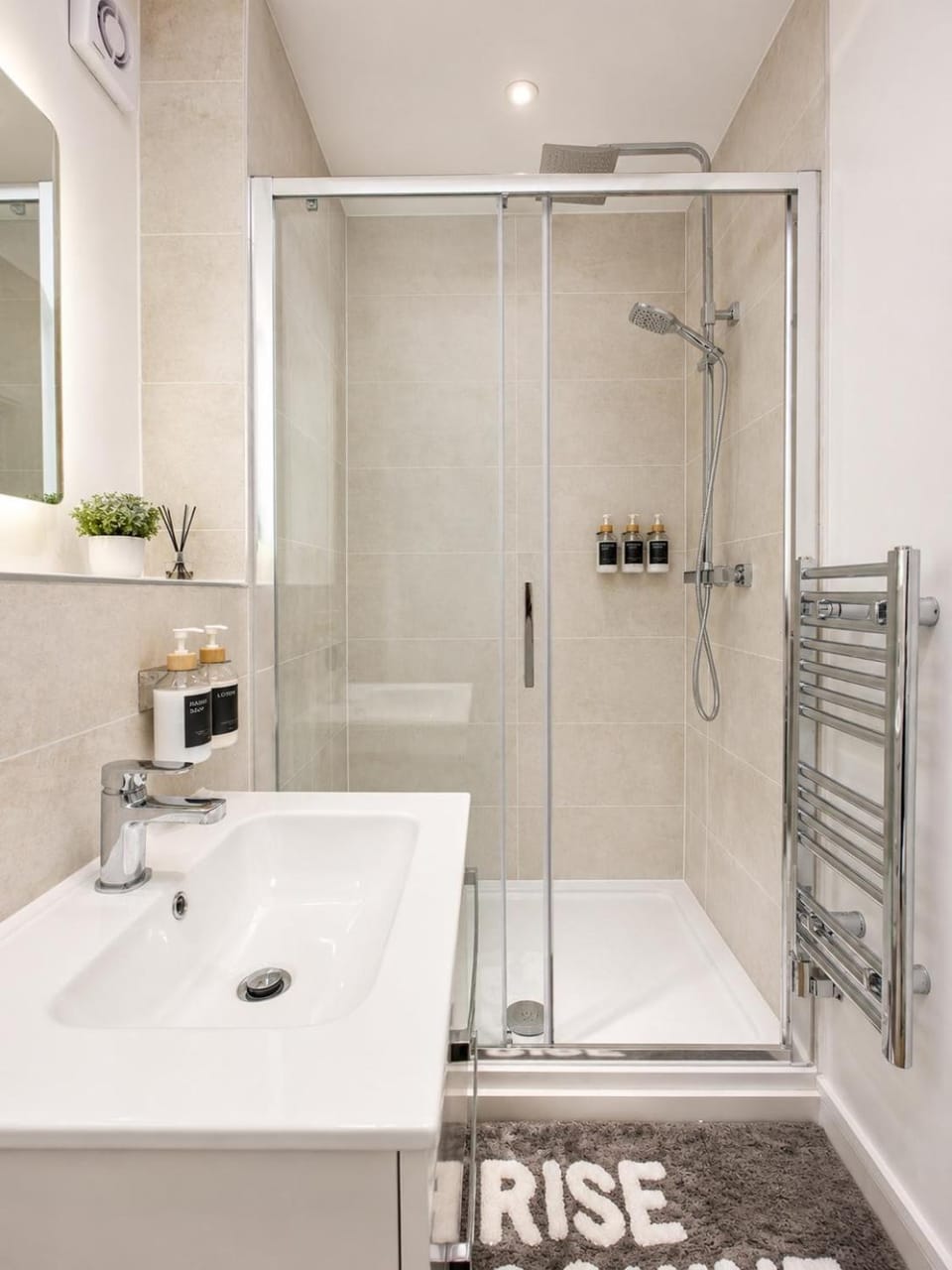 Flat 7 in central Bromley - underground parking Apartment in Bromley