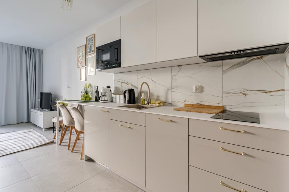 Kitchen or kitchenette, oven