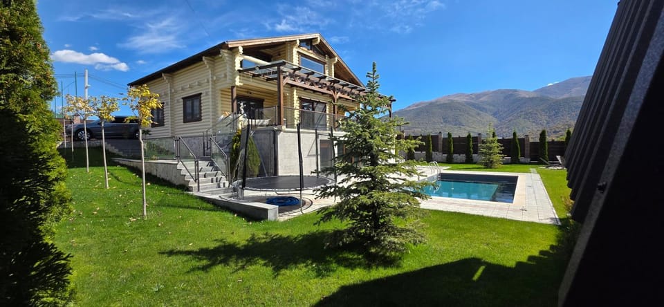 Property building, Garden, Mountain view, Pool view