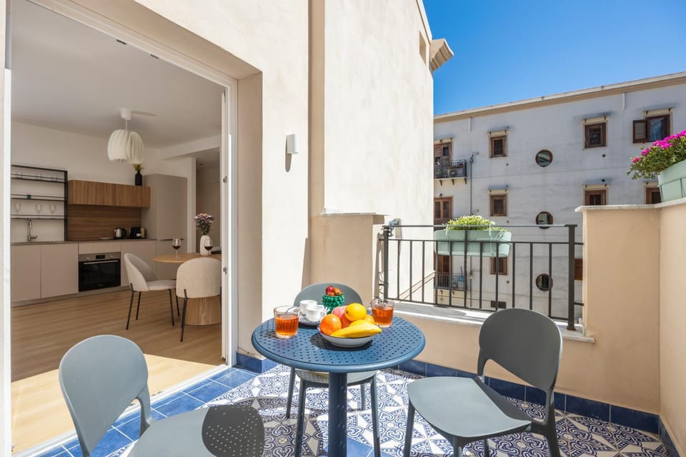 Balcony/Terrace, Dining area