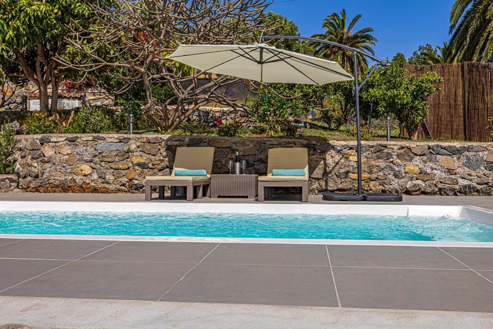 Casa Piedra y Tea House in La Palma