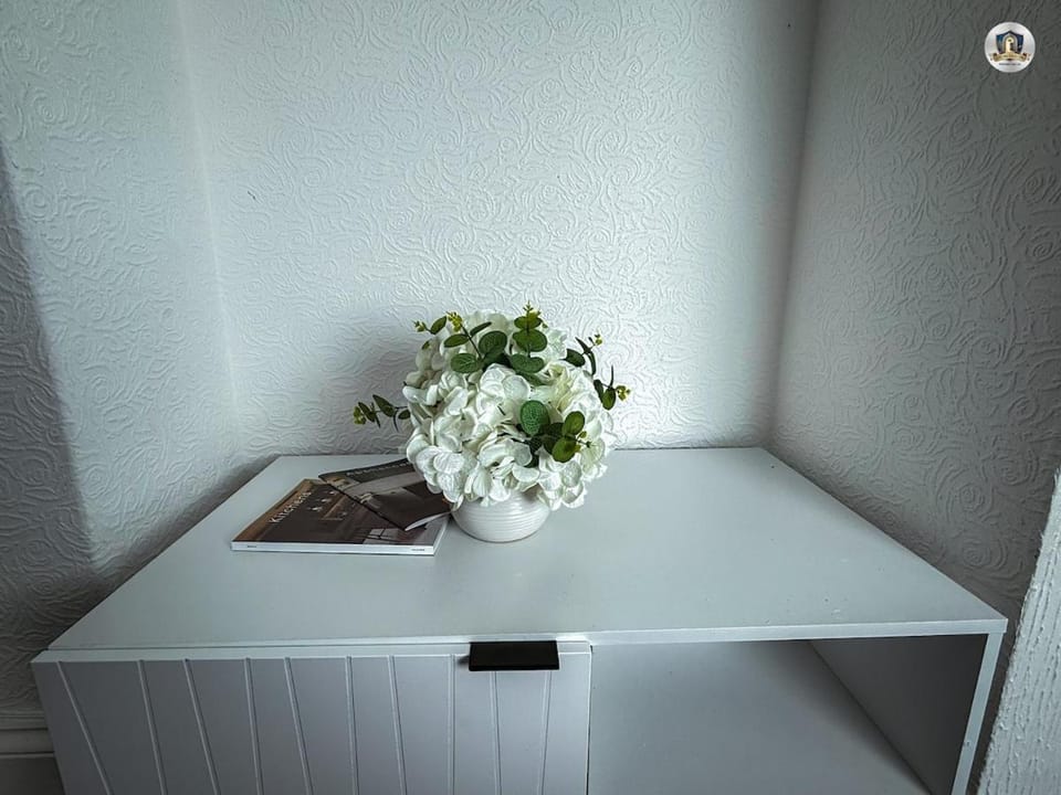 Doncaster 3 Big Bed House -Contractors & Families House in Doncaster