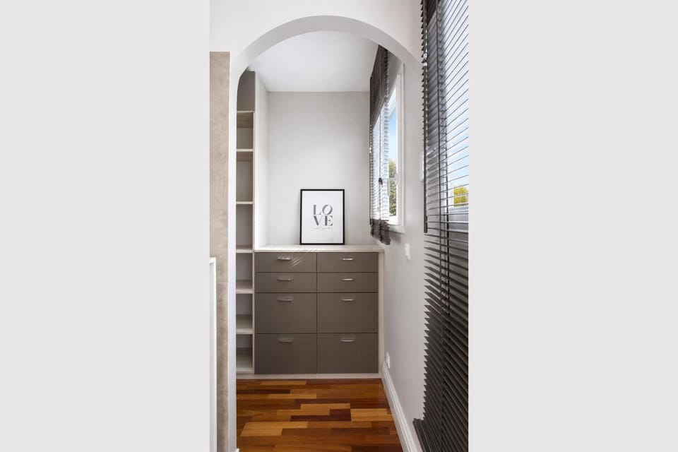 Bedroom, wardrobe