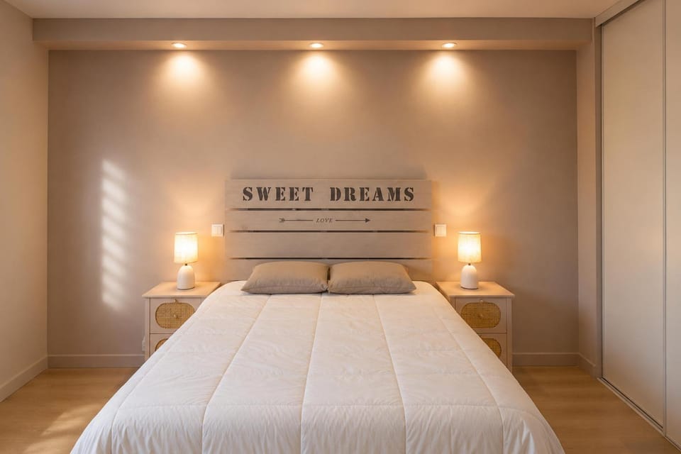 Bed, Bedroom