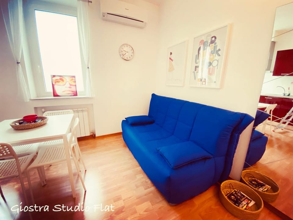 Living room, Dining area, air conditioner